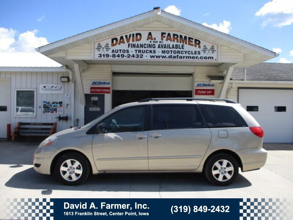 2006 Toyota Sienna  - David A. Farmer, Inc.